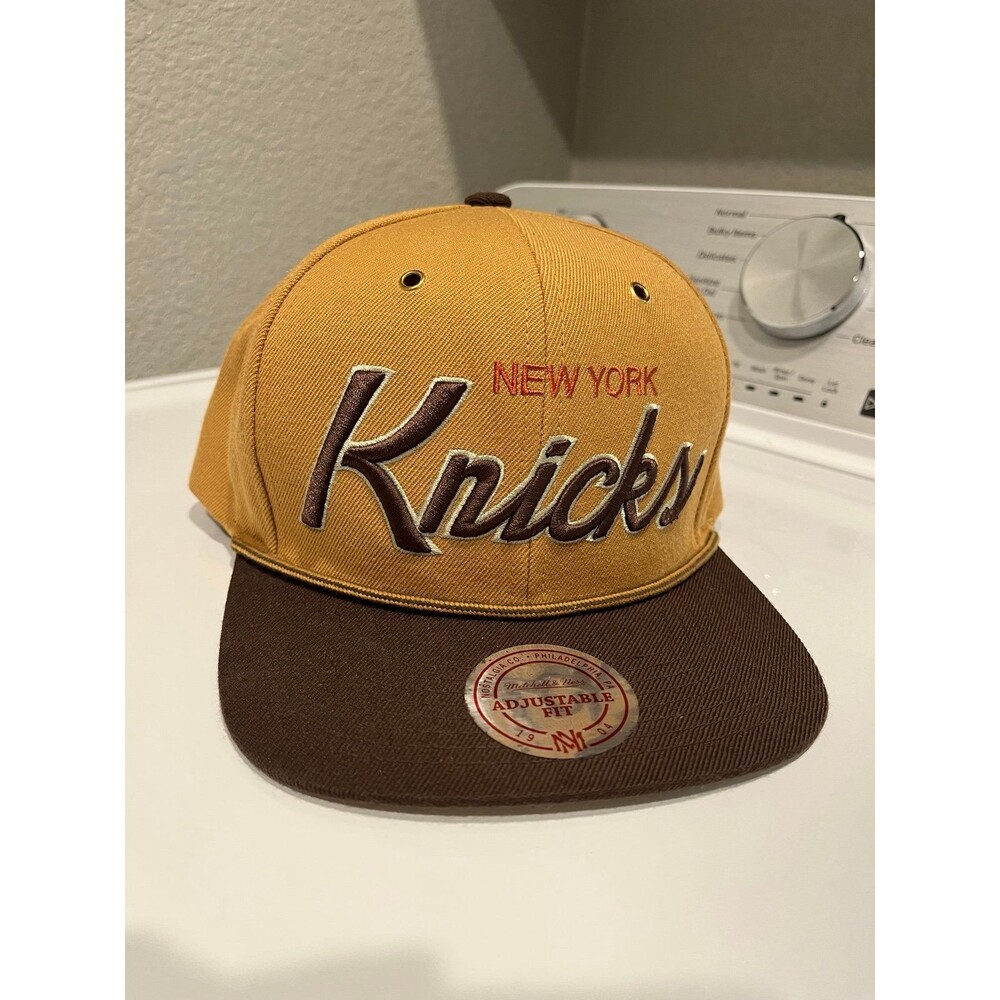 Mitchell & Ness New York Knicks Snapback Hat